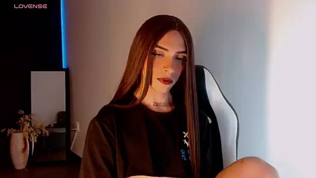 Snapshot of AdharaaMoon chatting on December 29, 4:27 am AdharaaMoon online show from December 29, 4:27 am