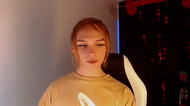 Snapshot of AdharaaMoon chatting on February 15, 10:42 pm AdharaaMoon online show from February 15, 10:42 pm