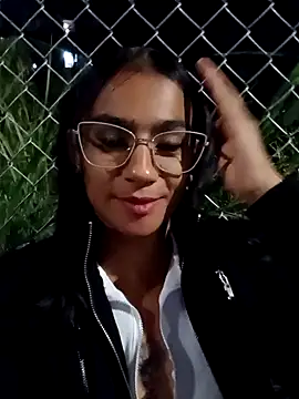 Leslly  online show from May 31, 1:03 am