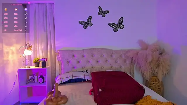 Sarahballiston  online show from October 15, 11:16 pm