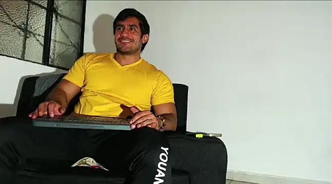 Snapshot of willian_m777 chatting on December 24, 5:05 am willian m777 online show from December 24, 5:05 am