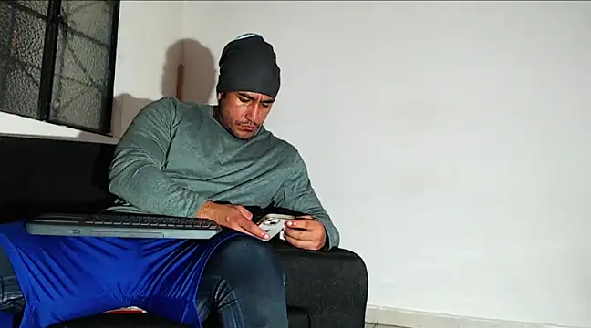 Snapshot of willian_m777 chatting on January 3, 5:50 am willian m777 online show from January 3, 5:50 am