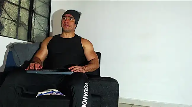 Snapshot of willian_m777 chatting on January 17, 4:39 am willian m777 online show from January 17, 4:39 am