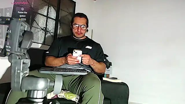 Snapshot of willian_m777 chatting on October 16, 4:13 am willian m777 online show from October 16, 4:13 am