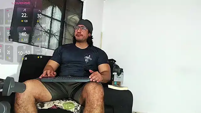 Snapshot of willian_m777 chatting on October 17, 4:04 am willian m777 online show from October 17, 4:04 am