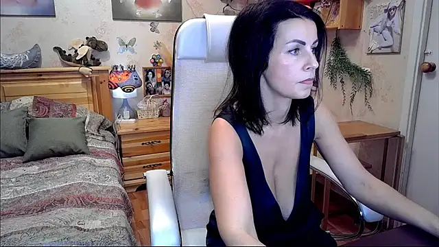 Kendra Mom online show from December 5, 5:50 pm
