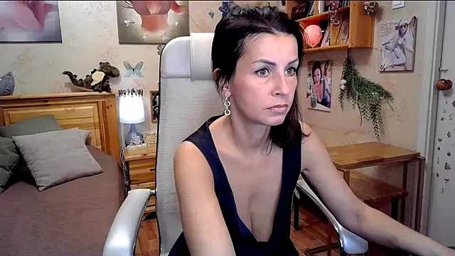 Kendra Mom online show from October 24, 7:49 am