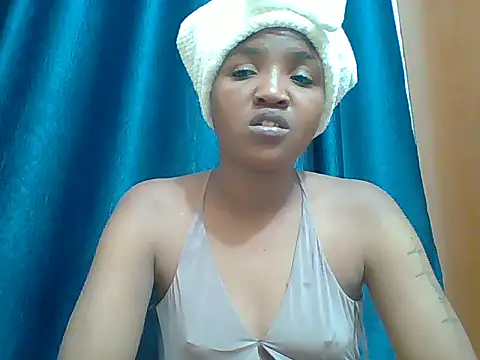 Snapshot of pretty_cool chatting on July 13, 10:23 pm pretty cool online show from July 13, 10:23 pm