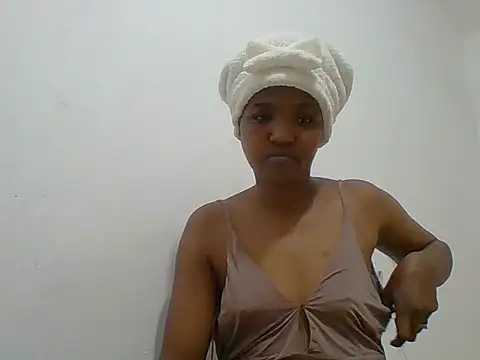 Snapshot of pretty_cool chatting on July 18, 8:23 pm pretty cool online show from July 18, 8:23 pm