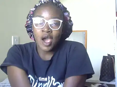 Snapshot of Sexy_racy_rebel_ chatting on November 21, 6:56 am Sexy racy rebel online show from November 21, 6:56 am