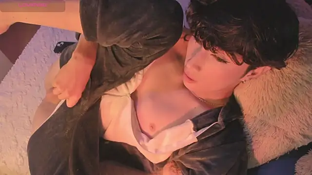 Snapshot of AdamDayt chatting on January 19, 10:28 pm AdamDayt online show from January 19, 10:28 pm