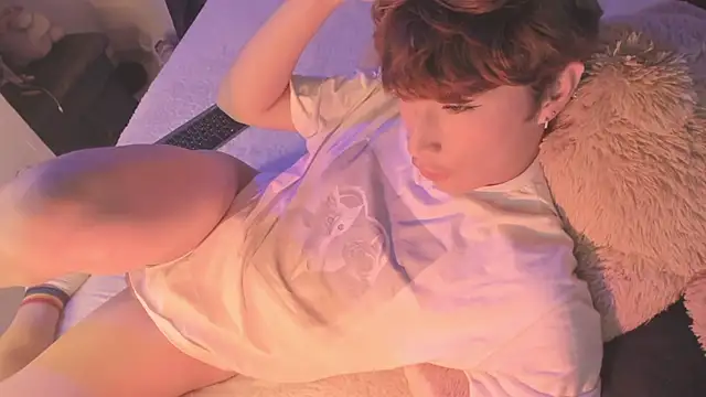 Snapshot of AdamDayt chatting on March 17, 1:24 am AdamDayt online show from March 17, 1:24 am