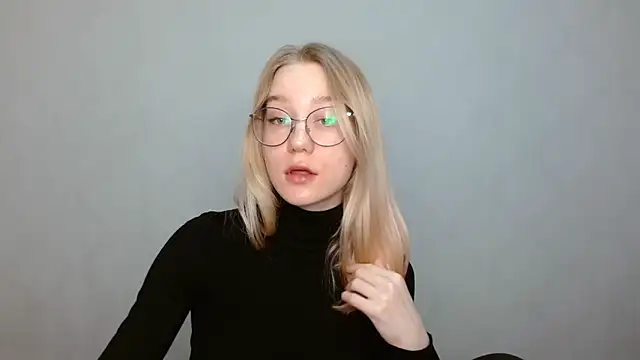 cindi hot online show from February 3, 1:08 pm