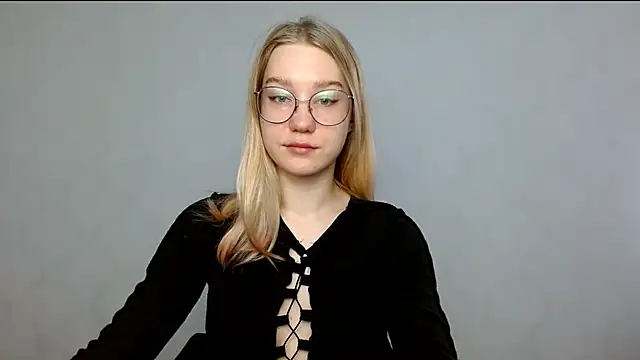 cindi hot online show from February 18, 8:38 am