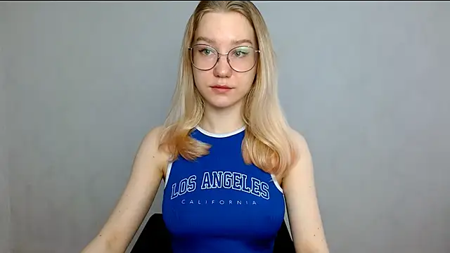 cindi hot online show from February 23, 8:39 am