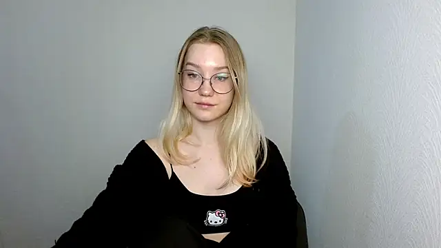 cindi hot online show from March 20, 8:09 am