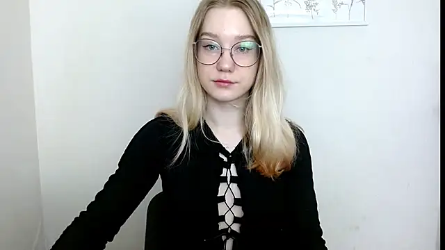 cindi hot online show from March 21, 8:28 am