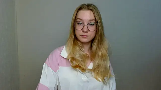 cindi hot online show from November 18, 11:03 am