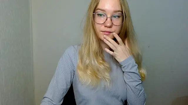 cindi hot online show from November 29, 9:34 am