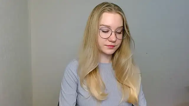 cindi hot online show from December 19, 10:44 am