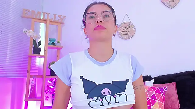 EmillySanders online show from February 9, 5:11 pm