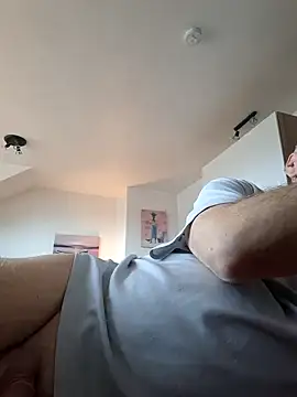 Snapshot of Milkasahne64 chatting on November 1, 10:28 am Milkasahne64 online show from November 1, 10:28 am