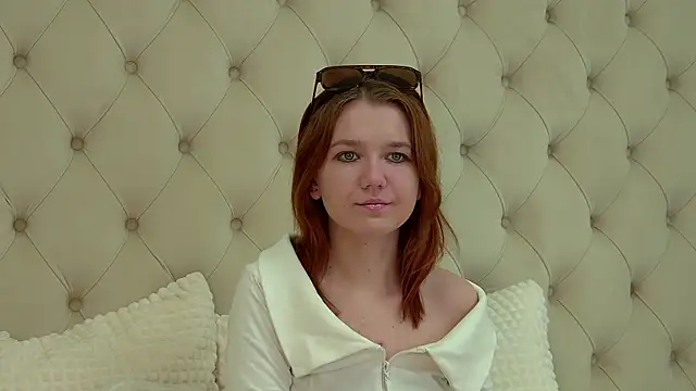 LessySmith online show from March 7, 4:44 pm