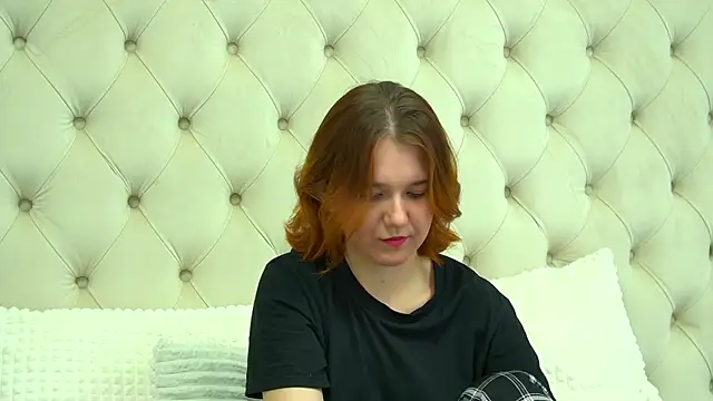 LessySmith online show from October 17, 4:31 pm