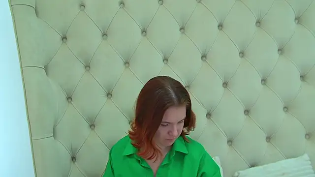 Snapshot of LessySmith chatting on March 2, 5:08 am LessySmith online show from March 2, 5:08 am