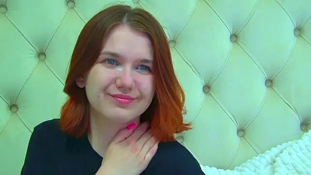 Snapshot of LessySmith chatting on March 8, 5:28 pm LessySmith online show from March 8, 5:28 pm