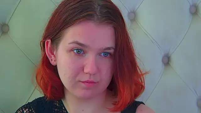 Snapshot of LessySmith chatting on March 9, 5:33 am LessySmith online show from March 9, 5:33 am