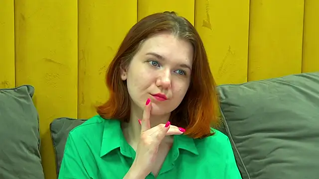 Snapshot of LessySmith chatting on March 14, 4:18 am LessySmith online show from March 14, 4:18 am