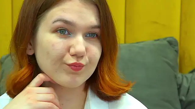 Snapshot of LessySmith chatting on March 20, 4:12 pm LessySmith online show from March 20, 4:12 pm