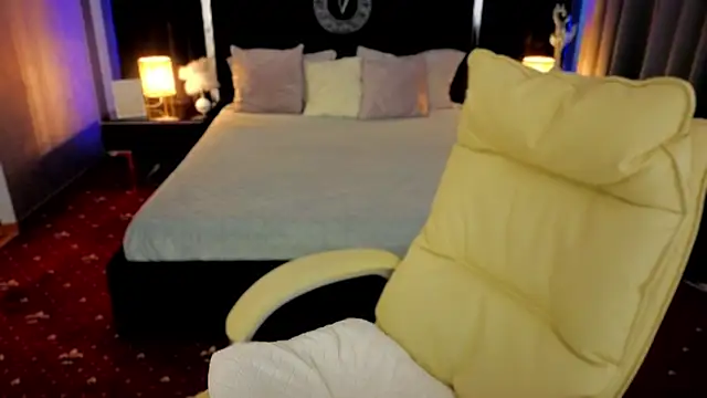 Lexi Si online show from September 20, 6:14 am