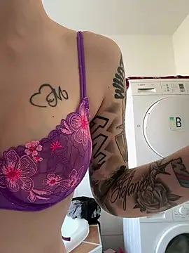 Snapshot of LenaSophie chatting on March 5, 12:00 pm LenaSophie online show from March 5, 12:00 pm