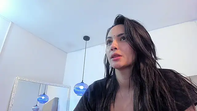 kareena basu online show from March 12, 9:45 pm