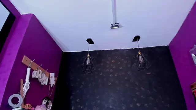 Alexa Slave online show from October 21, 7:25 pm