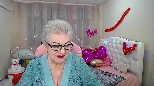 KayleSmoll online show from January 31, 10:42 pm