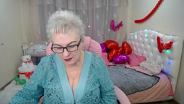KayleSmoll online show from February 8, 4:36 am
