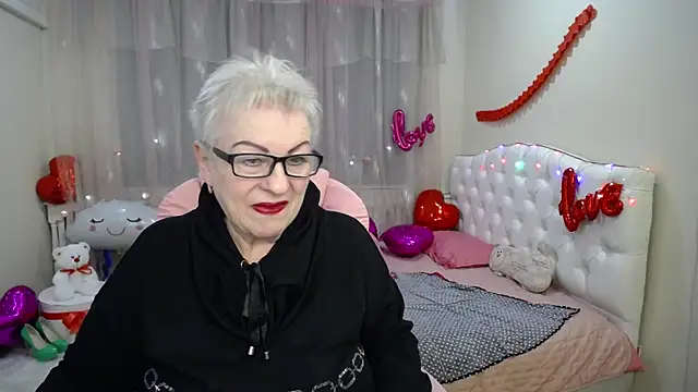 KayleSmoll online show from February 11, 11:01 pm