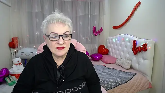 KayleSmoll online show from February 12, 2:03 am
