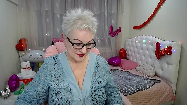 KayleSmoll online show from February 15, 1:31 am