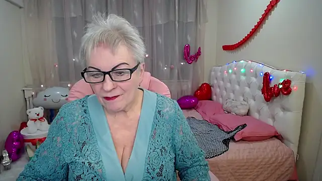 KayleSmoll online show from February 26, 1:53 am