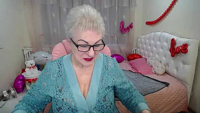 KayleSmoll online show from March 9, 4:49 am