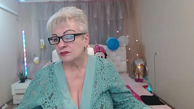 KayleSmoll online show from October 8, 6:27 pm