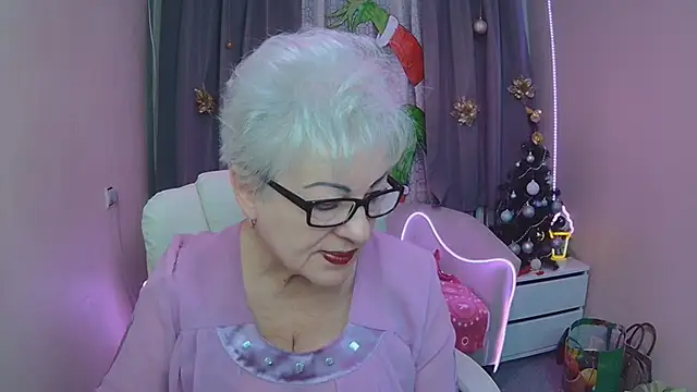 KayleSmoll online show from December 18, 7:31 pm