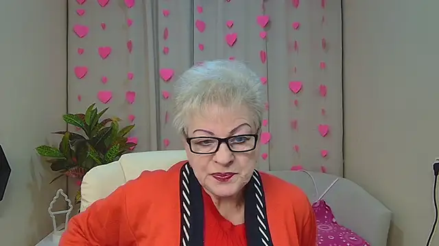 KayleSmoll online show from February 6, 8:01 pm