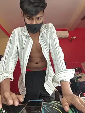richardjames95 online show from July 6, 7:49 pm