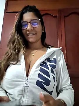 Snapshot of Sofythom1 chatting on March 13, 3:57 am Sofythom1 online show from March 13, 3:57 am