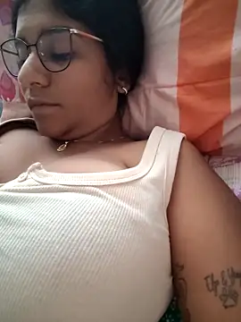 Snapshot of Sofythom1 chatting on March 22, 11:08 pm Sofythom1 online show from March 22, 11:08 pm